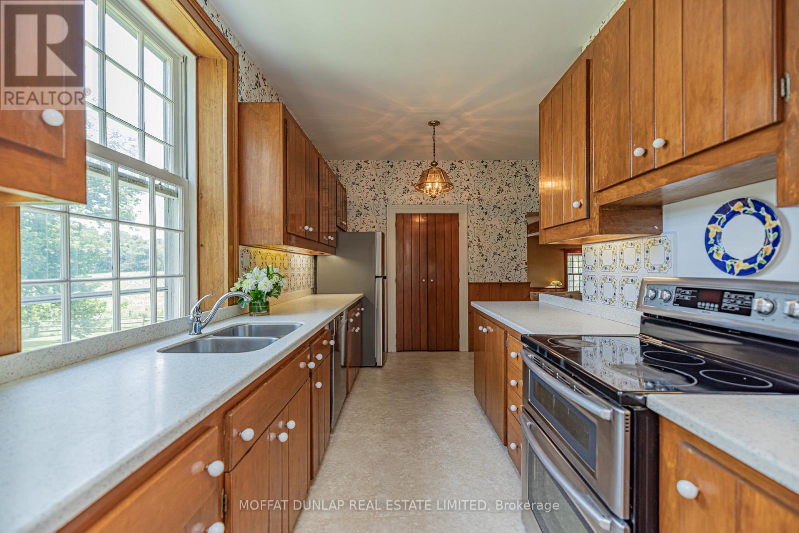 Photo 10 of 8185 17th Side Road, King ON