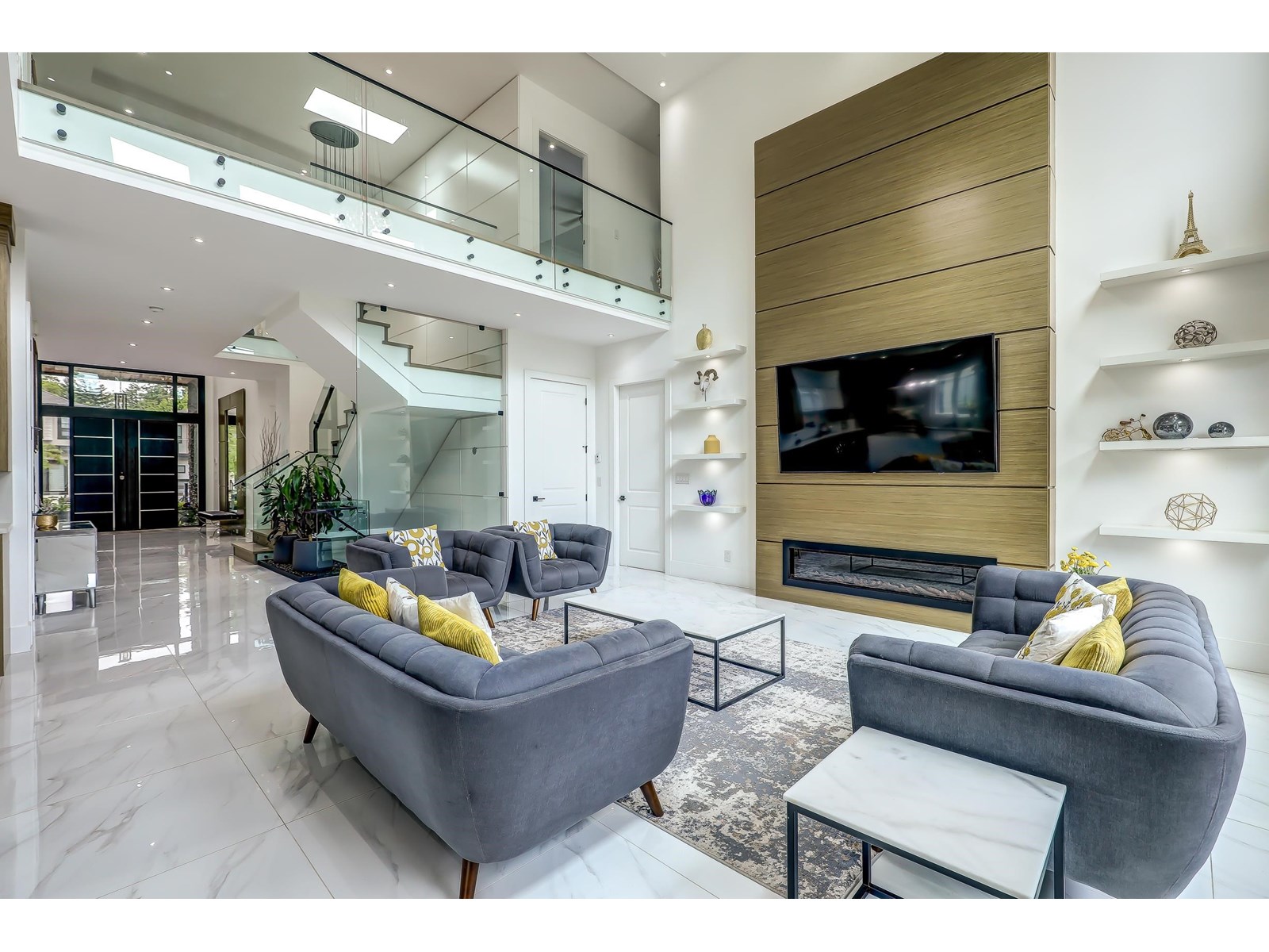 Photo 18 of 7822 Suncrest Drive, Surrey BC