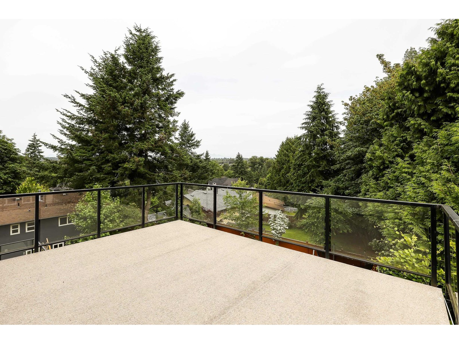 Photo 28 of 7822 Suncrest Drive, Surrey BC