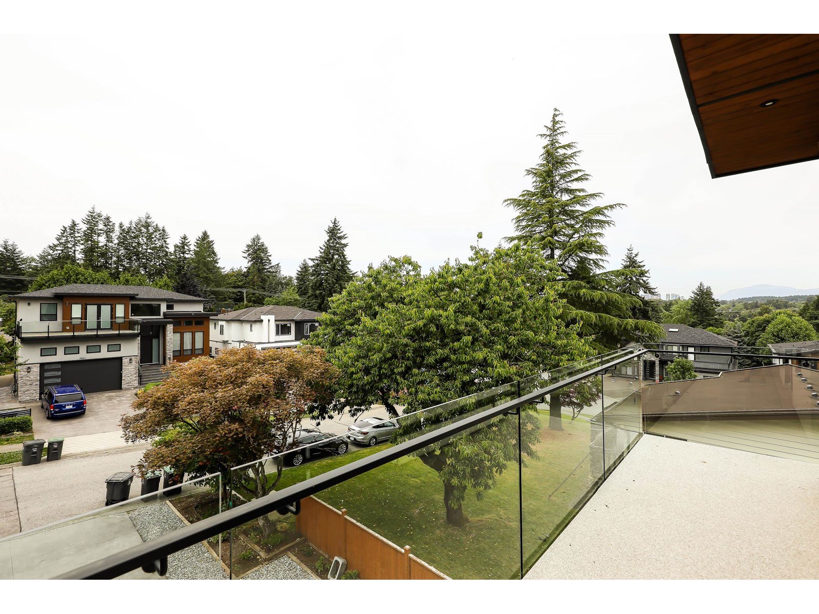 Photo 30 of 7822 Suncrest Drive, Surrey BC