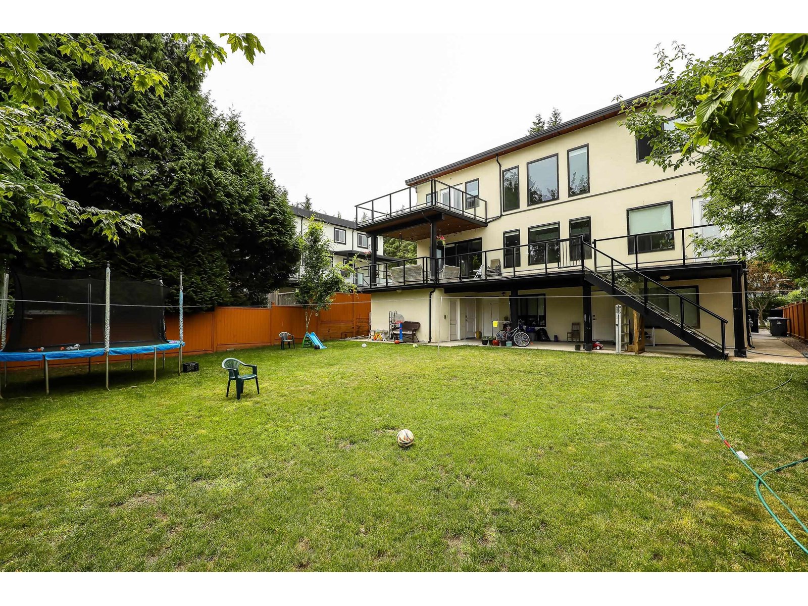 Photo 35 of 7822 Suncrest Drive, Surrey BC