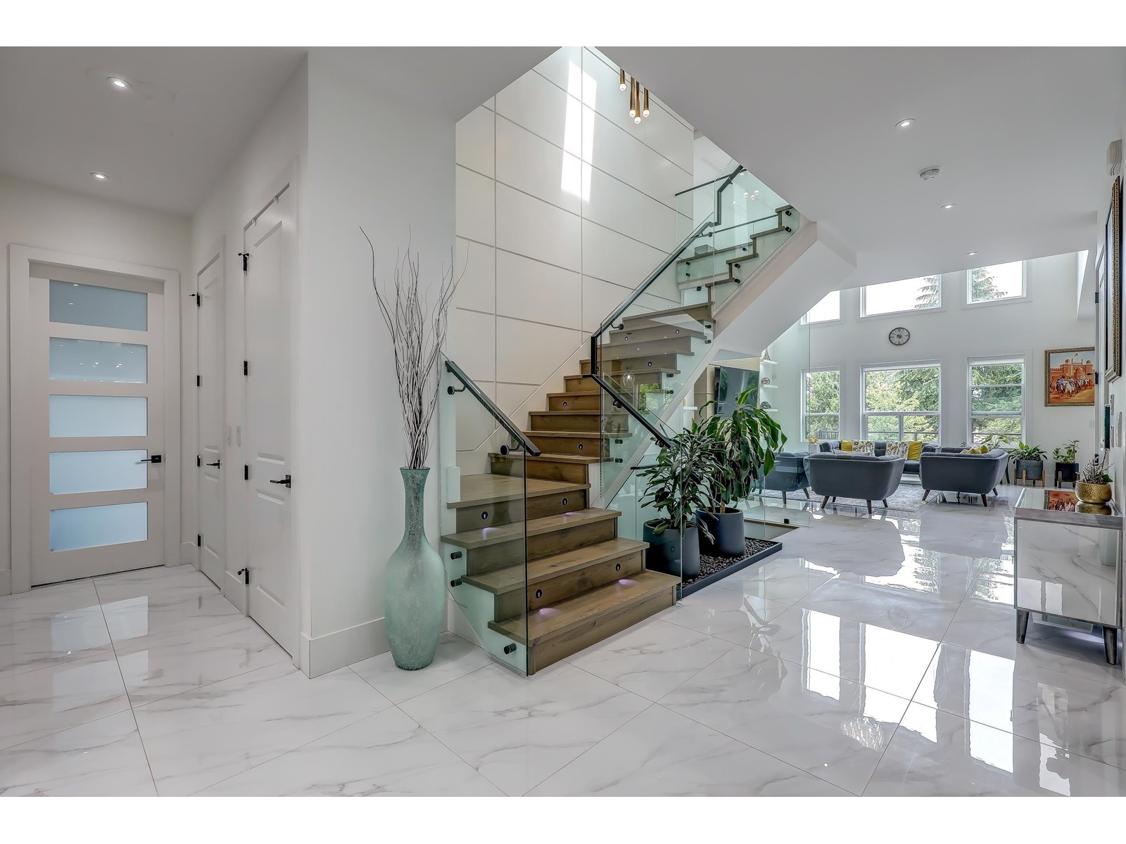 Photo 22 of 7822 Suncrest Drive, Surrey BC