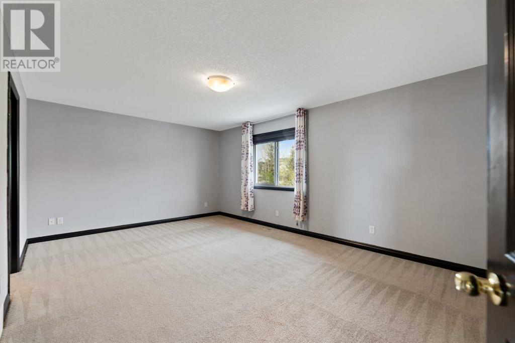Single Family House for Sale in  Evanspark Circle NW Evanston Calgary 