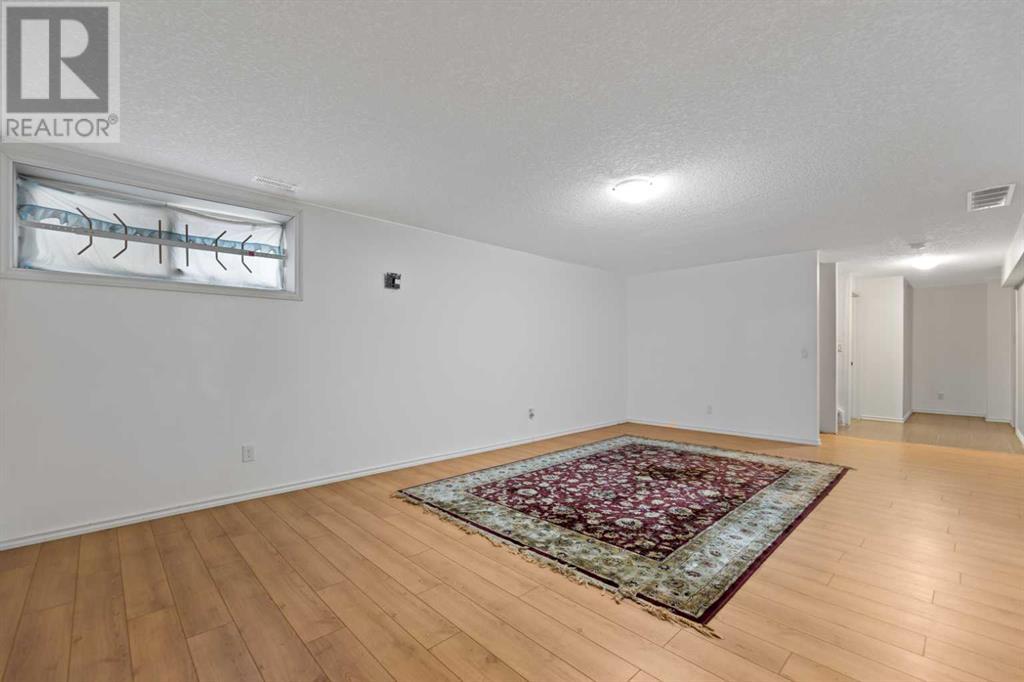 Single Family House for Sale in  Evanspark Circle NW Evanston Calgary 