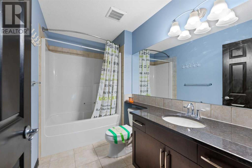 Single Family House for Sale in  Evanspark Circle NW Evanston Calgary 