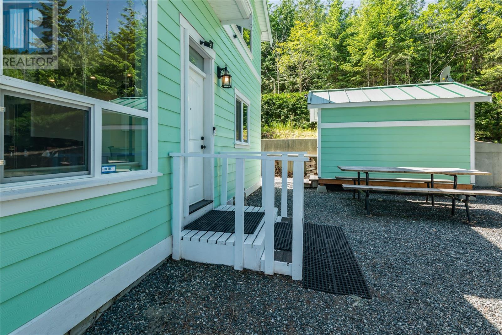 2270 South Lake Rd, Qualicum Beach
