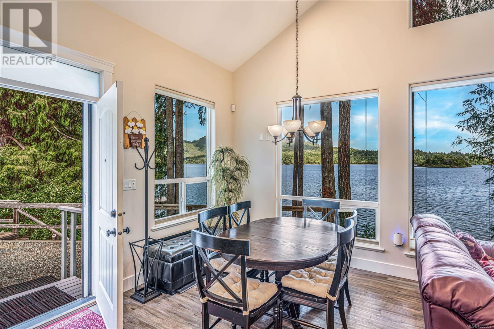 2270 South Lake Rd, Qualicum Beach
