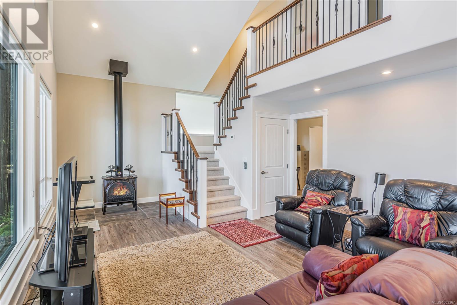 2270 South Lake Rd, Qualicum Beach