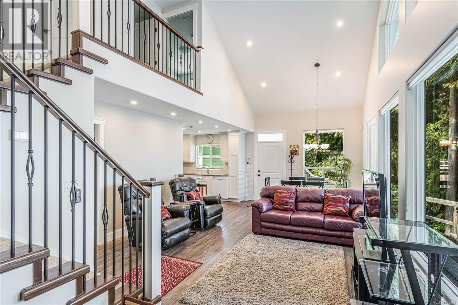 2270 South Lake Rd, Qualicum Beach