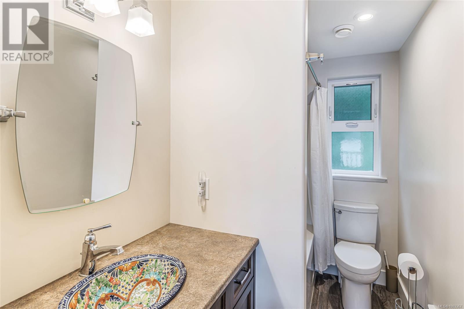 2270 South Lake Rd, Qualicum Beach
