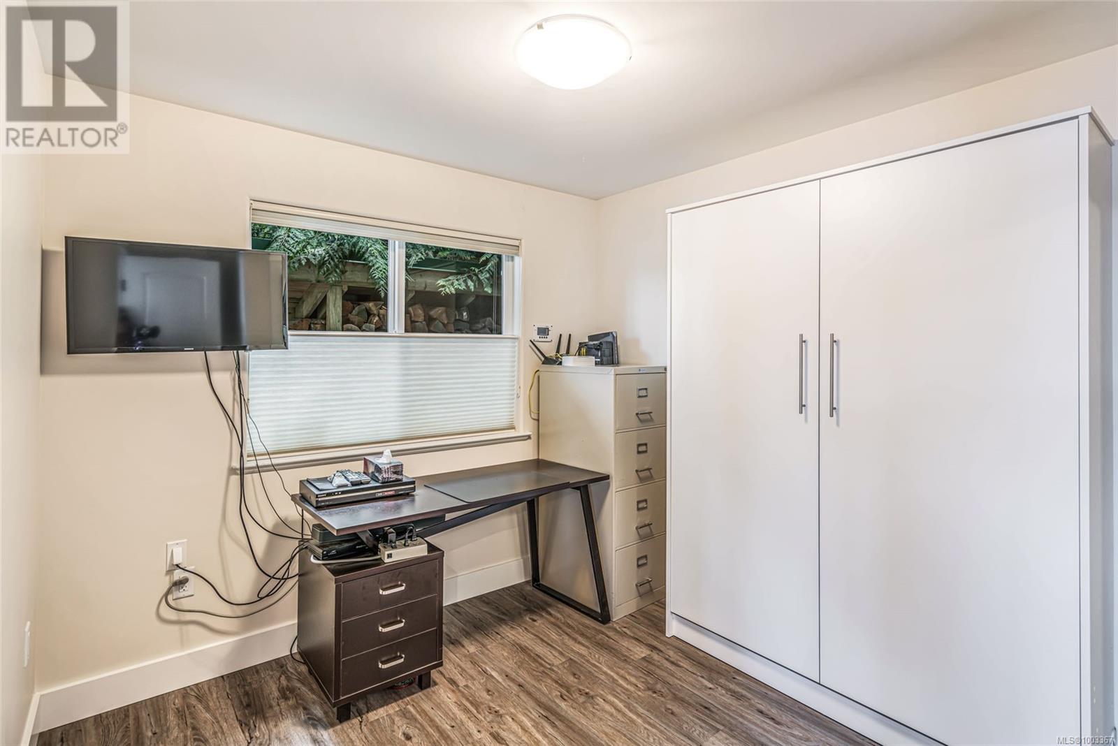 2270 South Lake Rd, Qualicum Beach