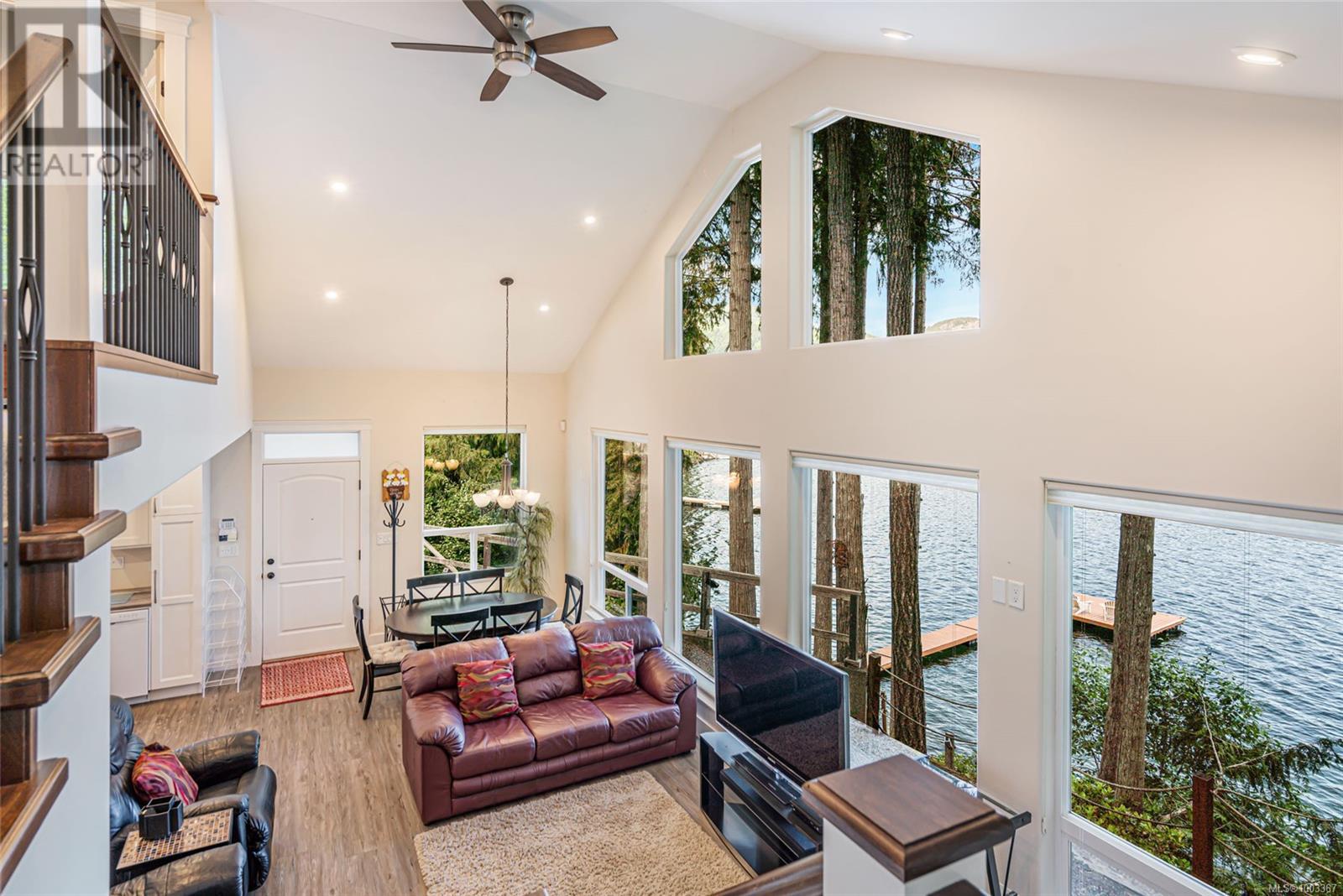 2270 South Lake Rd, Qualicum Beach