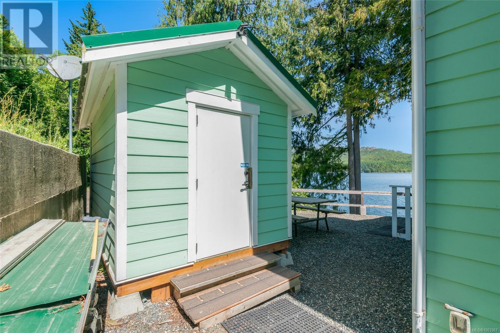 2270 South Lake Rd, Qualicum Beach