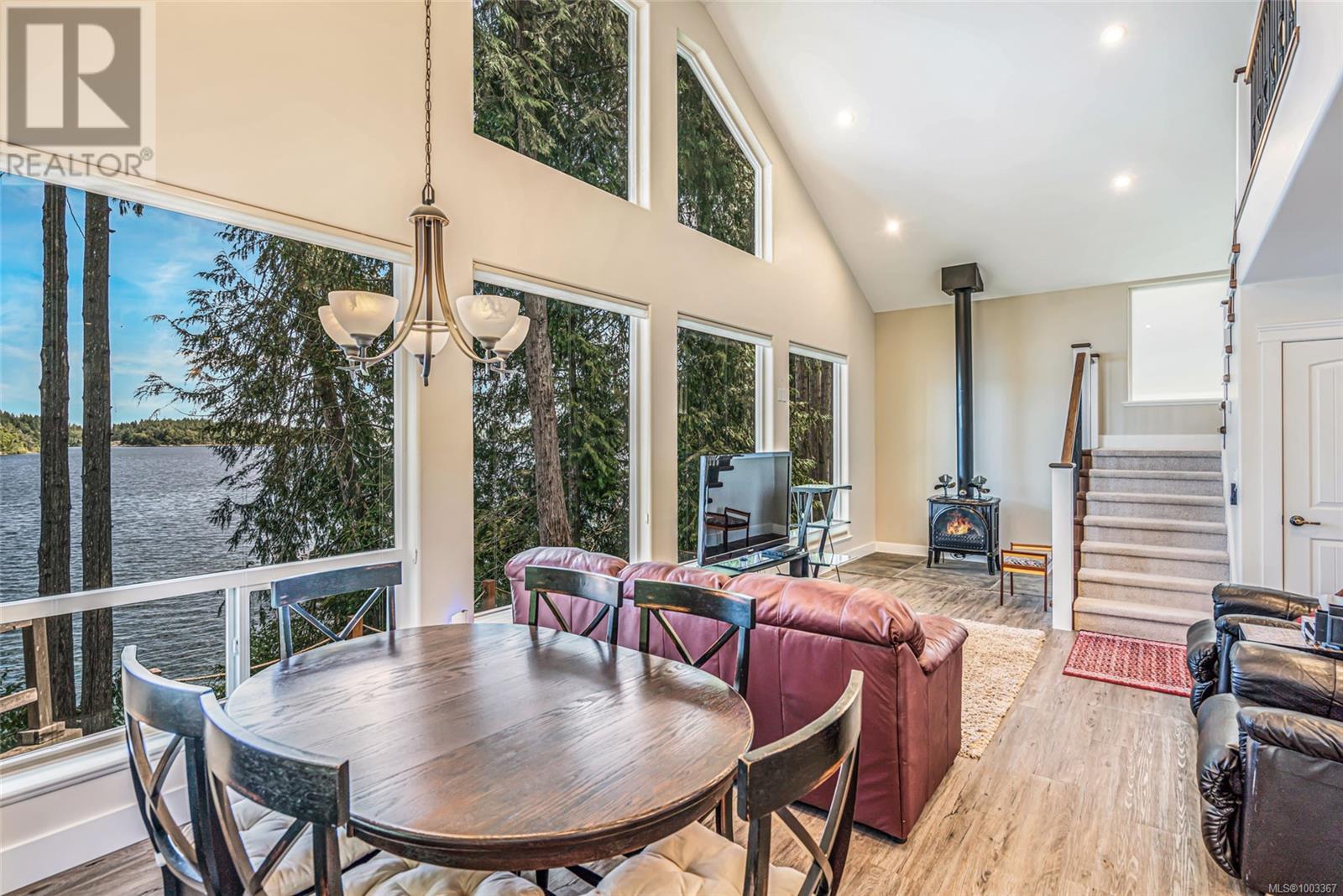 2270 South Lake Rd, Qualicum Beach