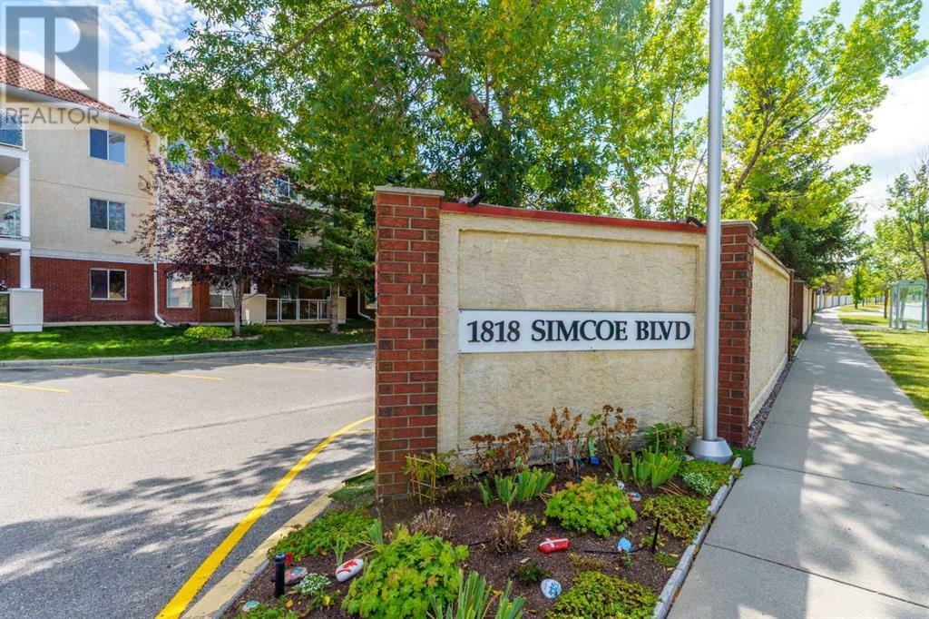 Single Family House for Sale in   Simcoe Boulevard SW Signal Hill Calgary 