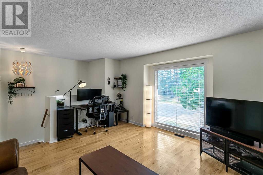 Single Family House Bi-level for Sale in  Cedarille Drive SW Cedarbrae Calgary 