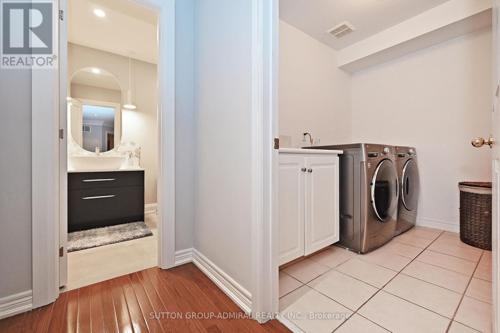 Single Family House for Sale in  SEABREEZE AVENUE Vaughan (Patterson) 