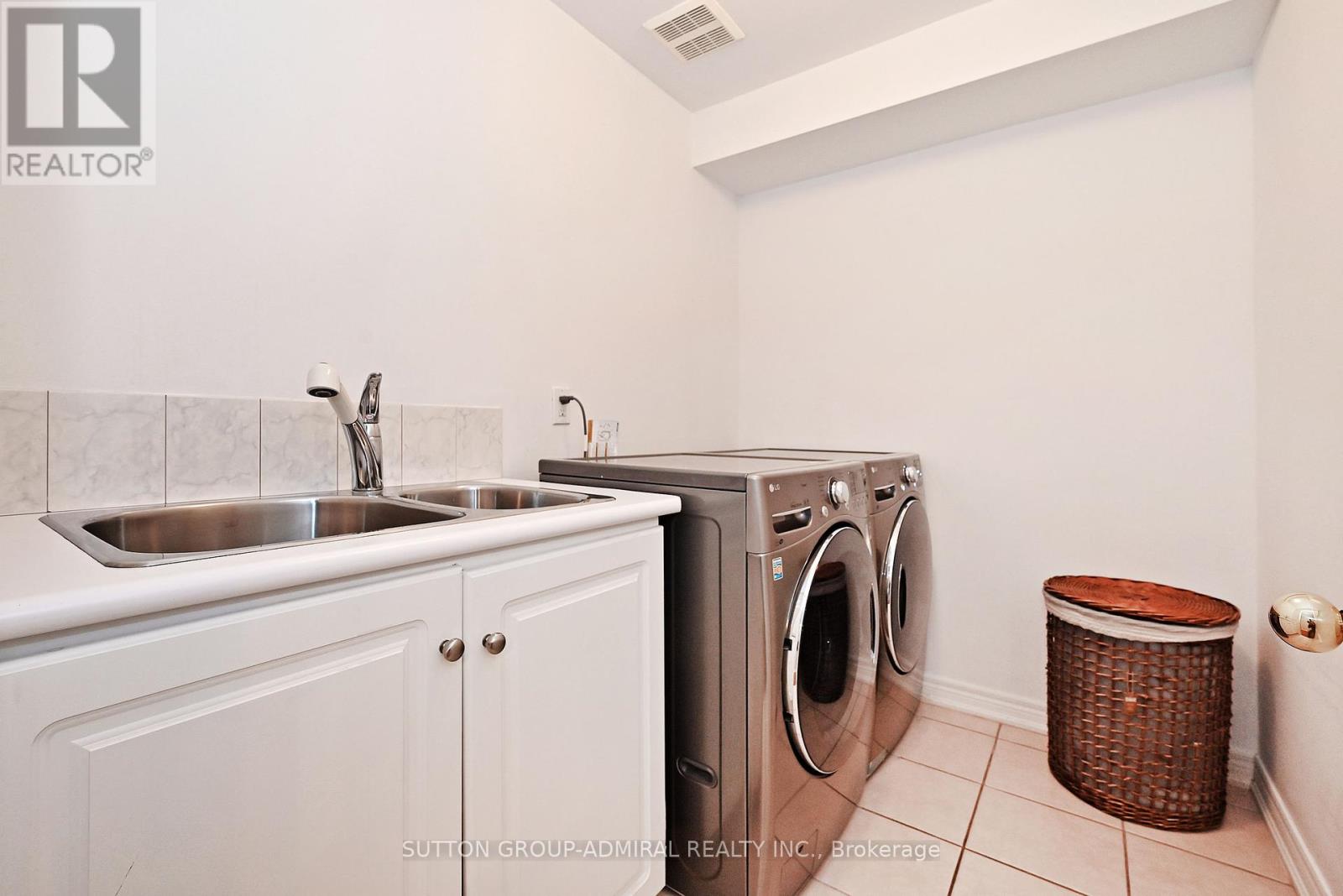 Single Family House for Sale in  SEABREEZE AVENUE Vaughan (Patterson) 