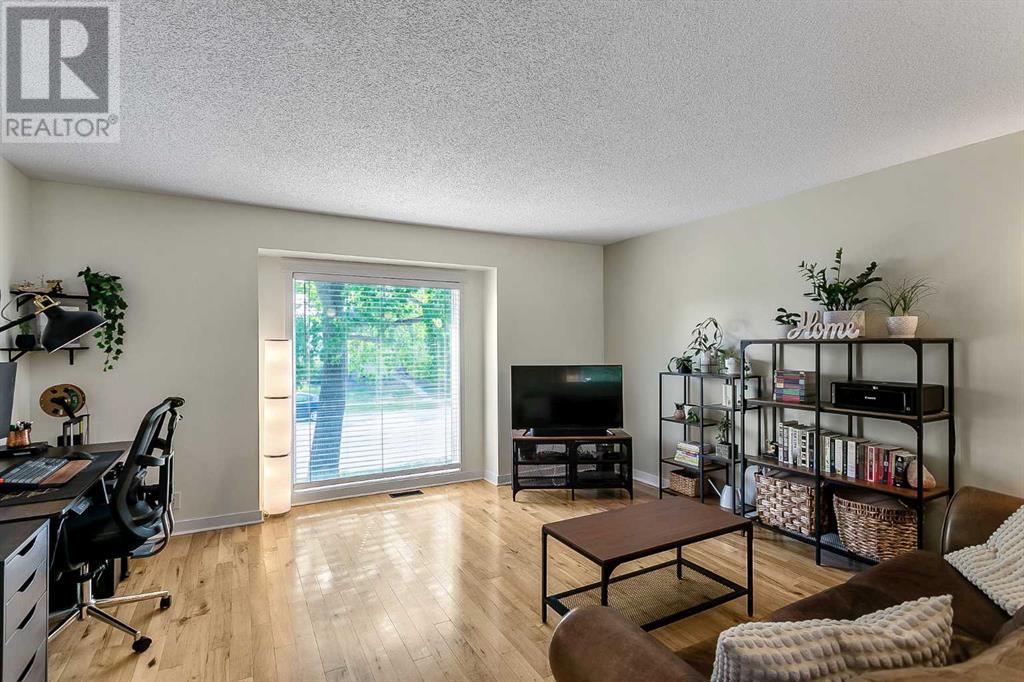 Single Family House Bi-level for Sale in  Cedarille Drive SW Cedarbrae Calgary 