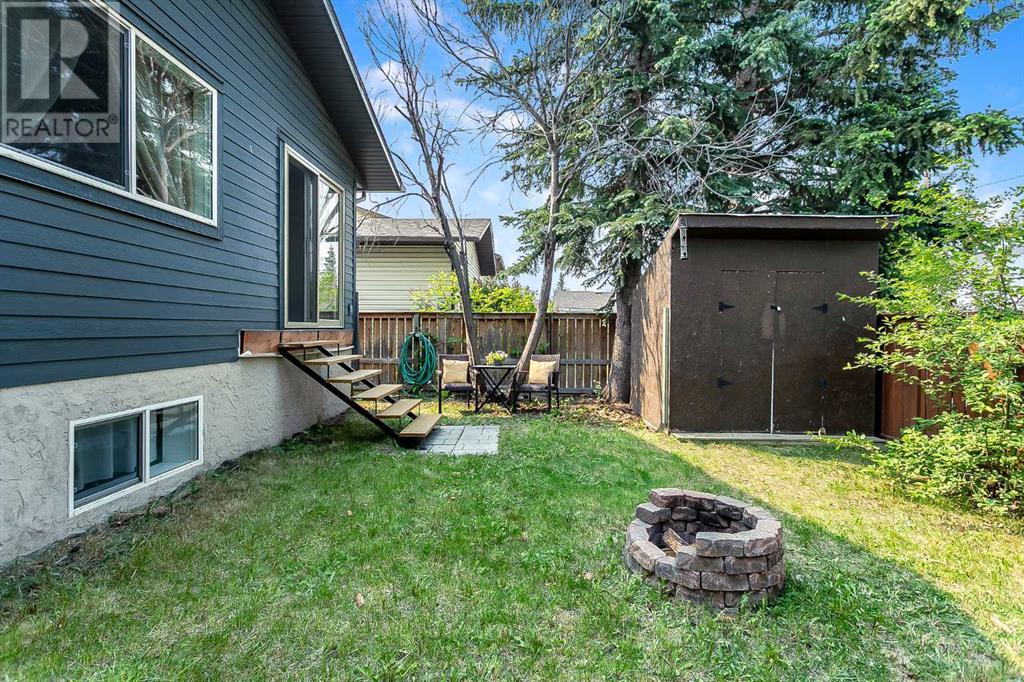 Single Family House Bi-level for Sale in  Cedarille Drive SW Cedarbrae Calgary 