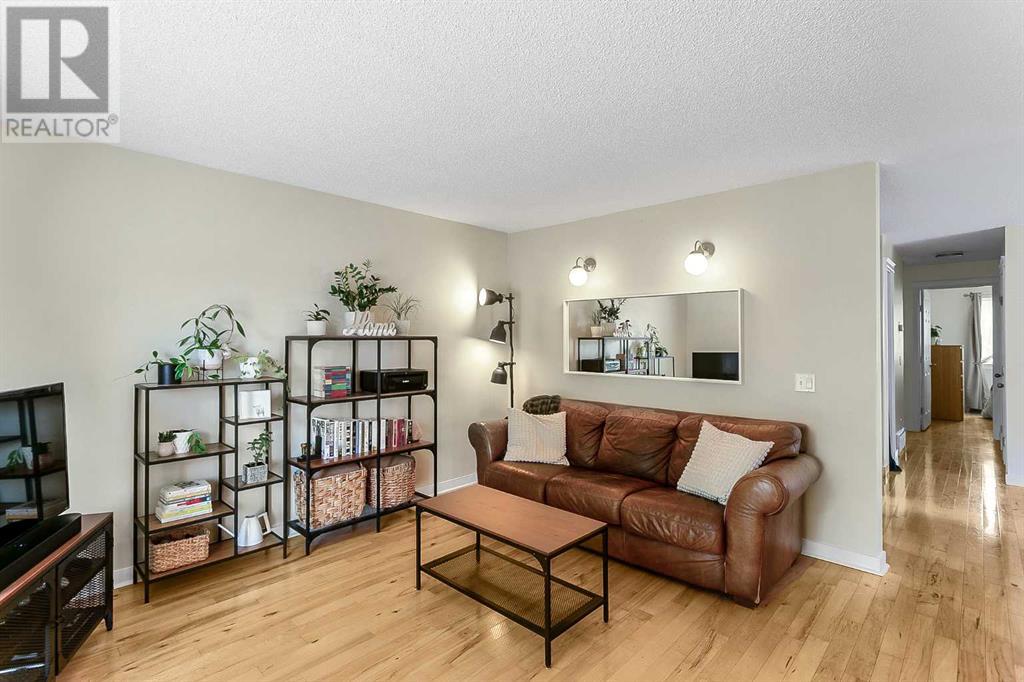 Single Family House Bi-level for Sale in  Cedarille Drive SW Cedarbrae Calgary 