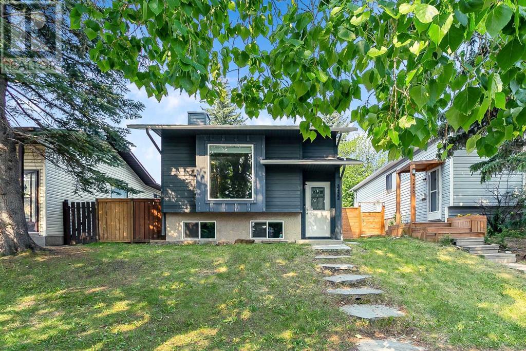 3432 Cedarille Drive SW, Calgary, Alberta