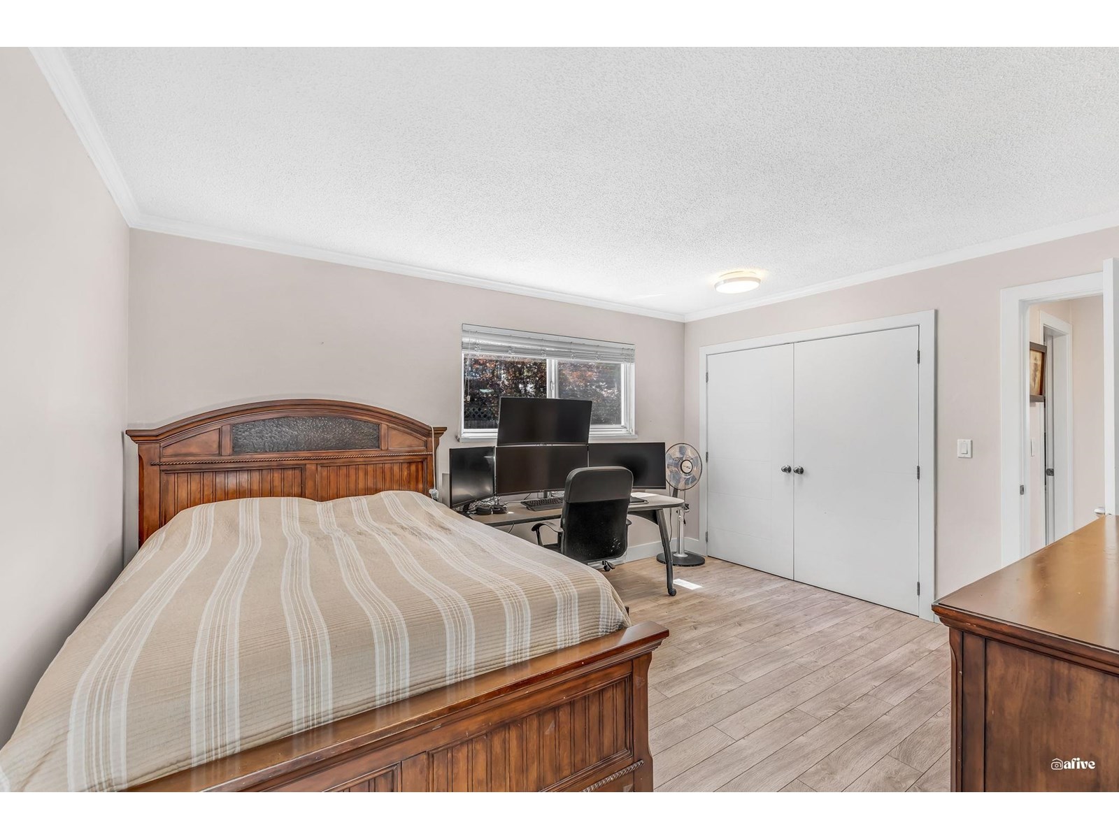 Photo 5 of 14574 91 A Avenue, Surrey BC