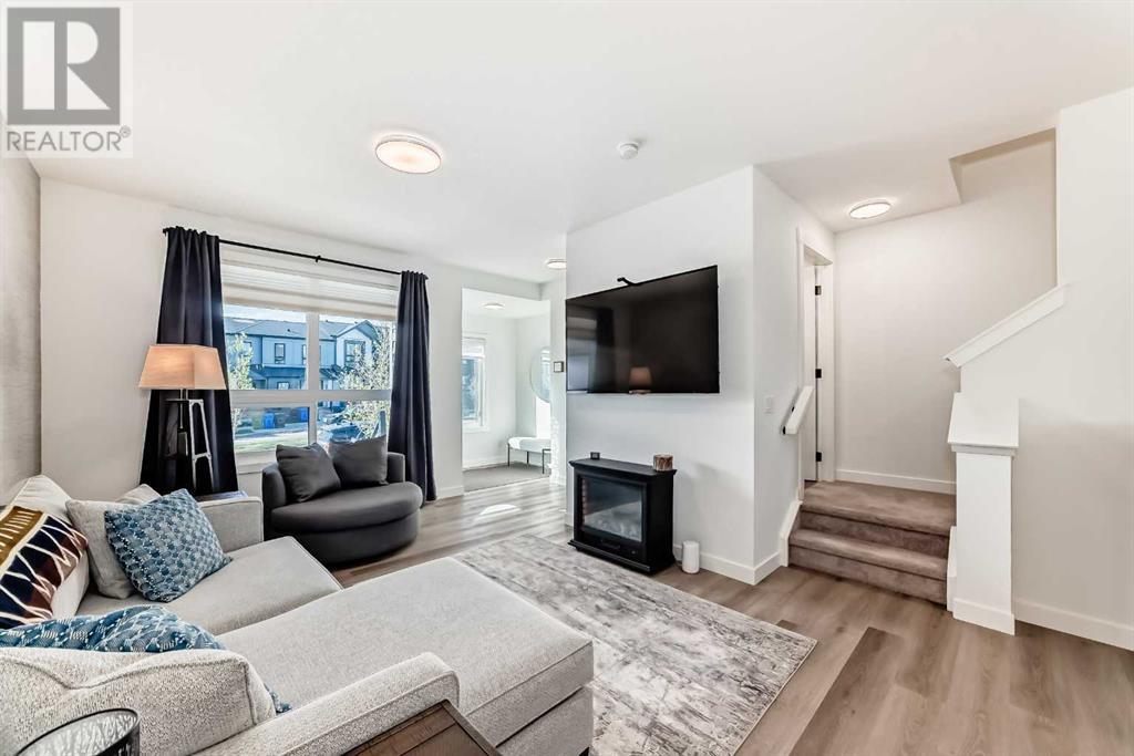 Single Family House for Sale in  Silverton Glen Green SW Silverado Calgary 