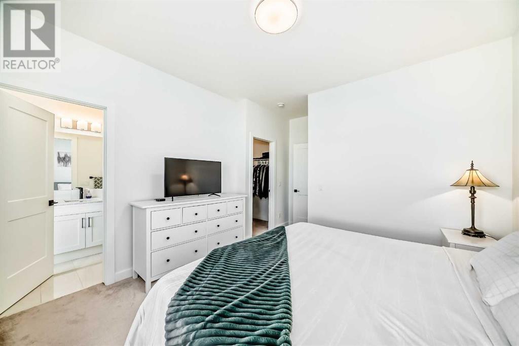 Single Family House for Sale in  Silverton Glen Green SW Silverado Calgary 