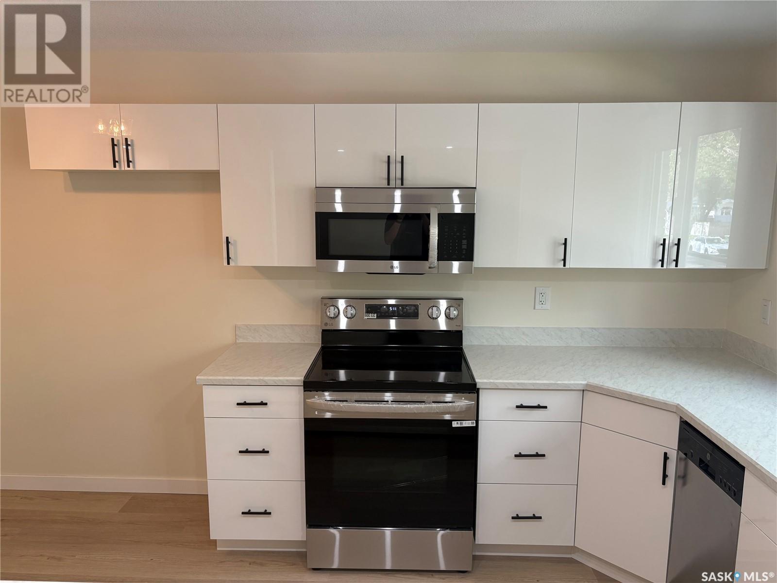 Photo 4 of 35 42 Spence Street, Regina SK