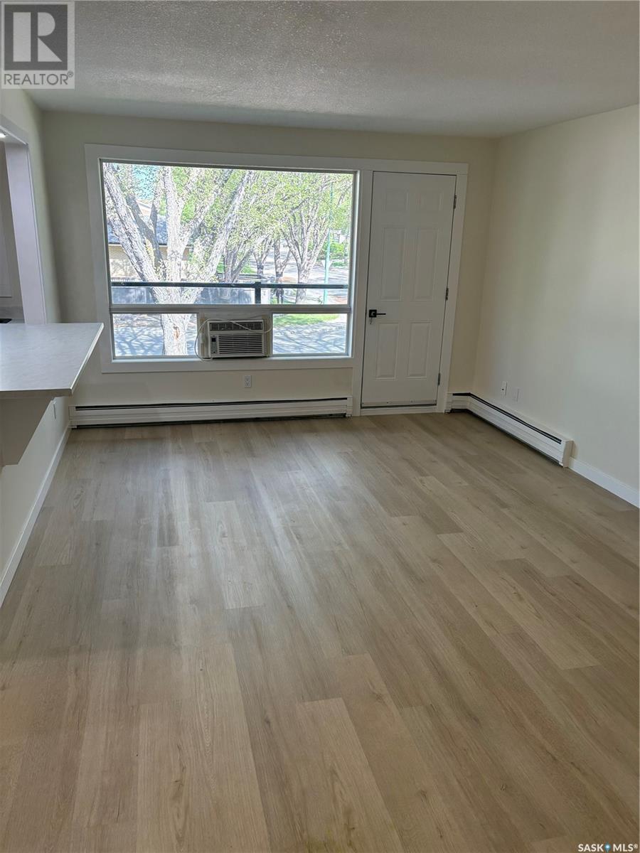 Photo 12 of 35 42 Spence Street, Regina SK