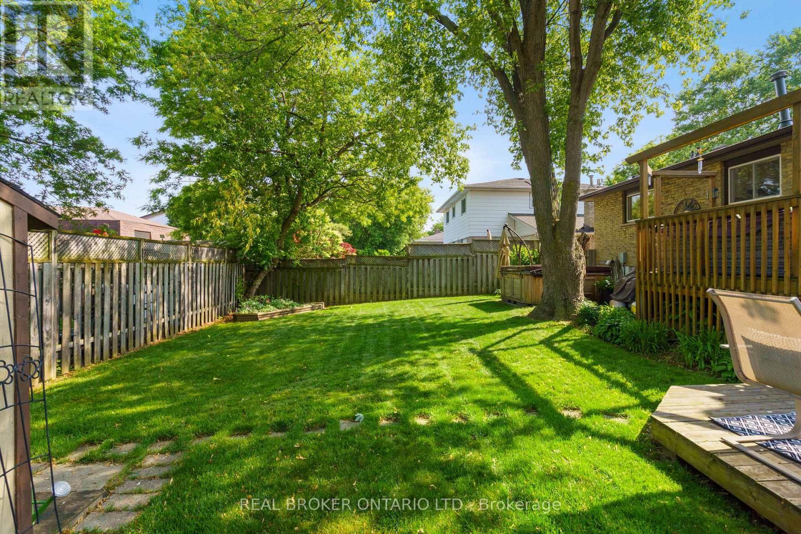 Photo 27 of 3120 Bentworth Drive, Burlington ON