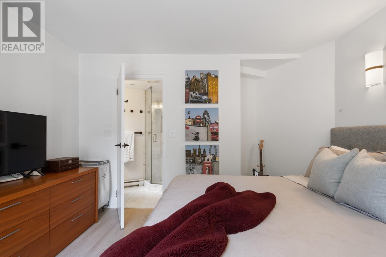 Photo 30 of 204 2410 Cornwall Avenue, Vancouver BC