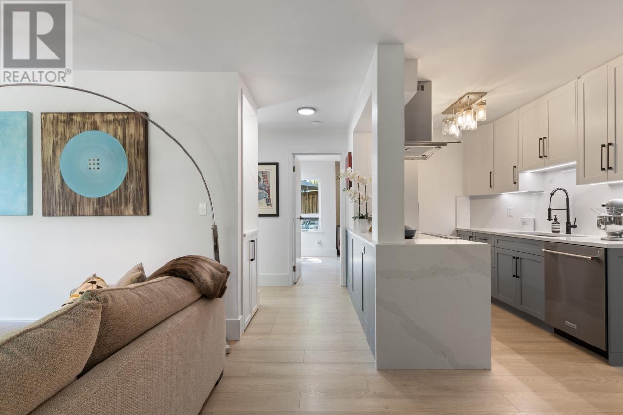 Photo 11 of 204 2410 Cornwall Avenue, Vancouver BC