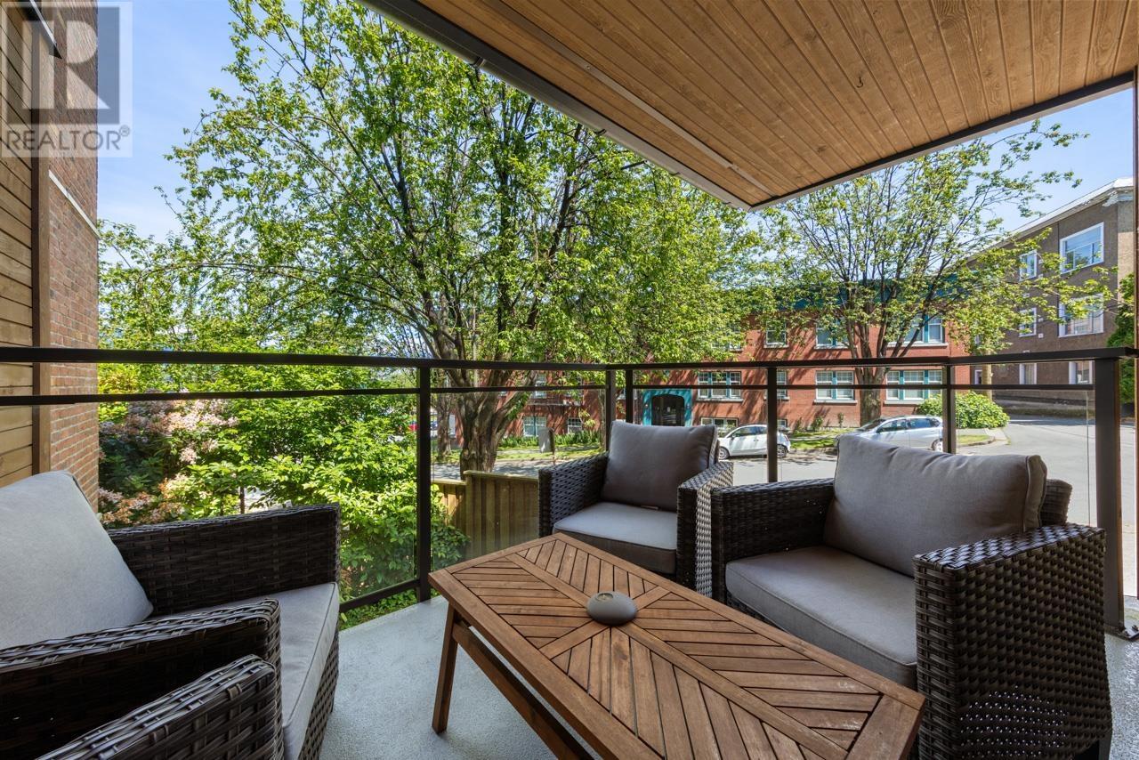 Photo 16 of 204 2410 Cornwall Avenue, Vancouver BC
