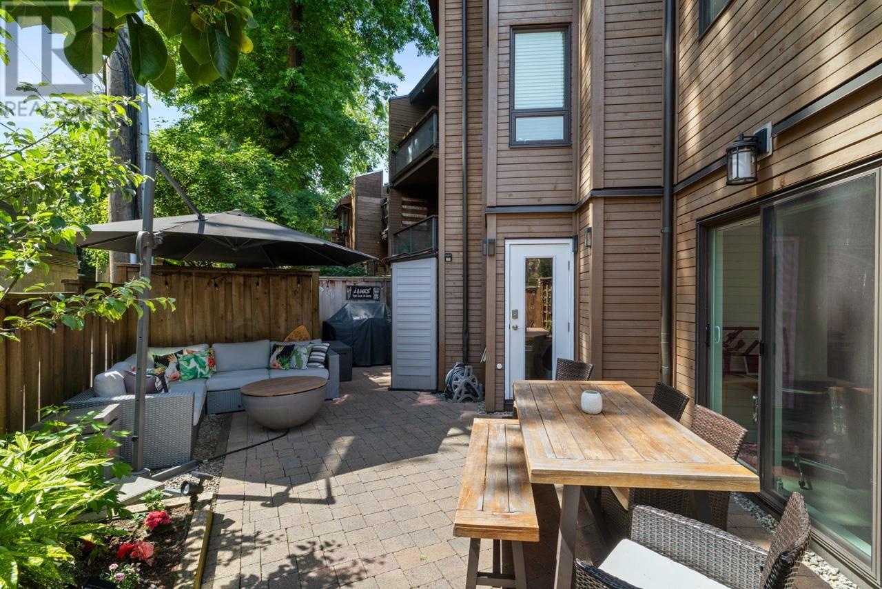 Photo 21 of 204 2410 Cornwall Avenue, Vancouver BC