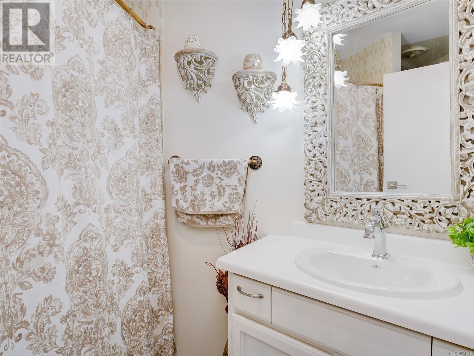 #107 225 BELLEVILLE ST - Image 16