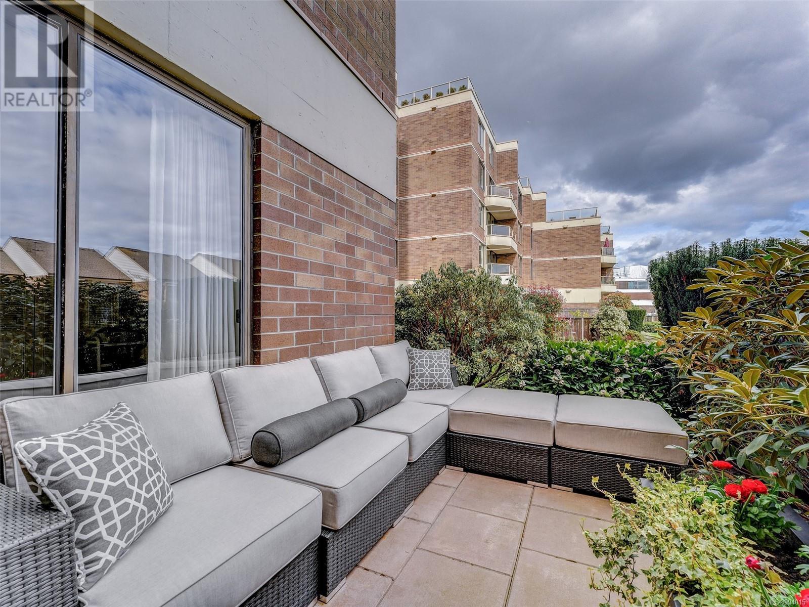#107 225 BELLEVILLE ST - Image 18