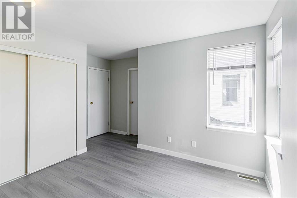 Single Family House for Sale in  Sandpiper Lane NW Sandstone Valley Calgary 