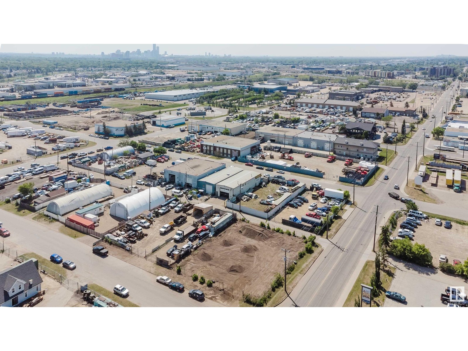 Photo 6 of 5405 129 Av Nw, Edmonton AB