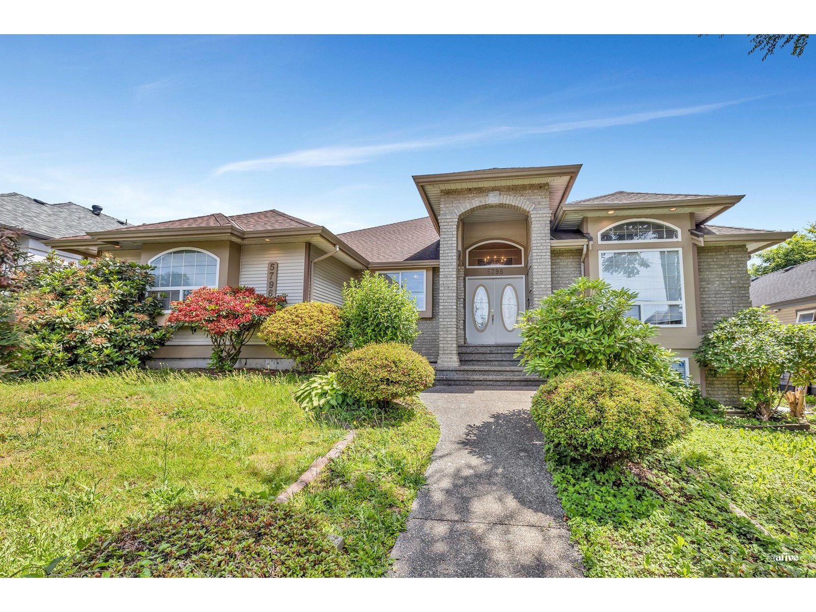 Photo 2 of 5796 168 Street, Surrey BC