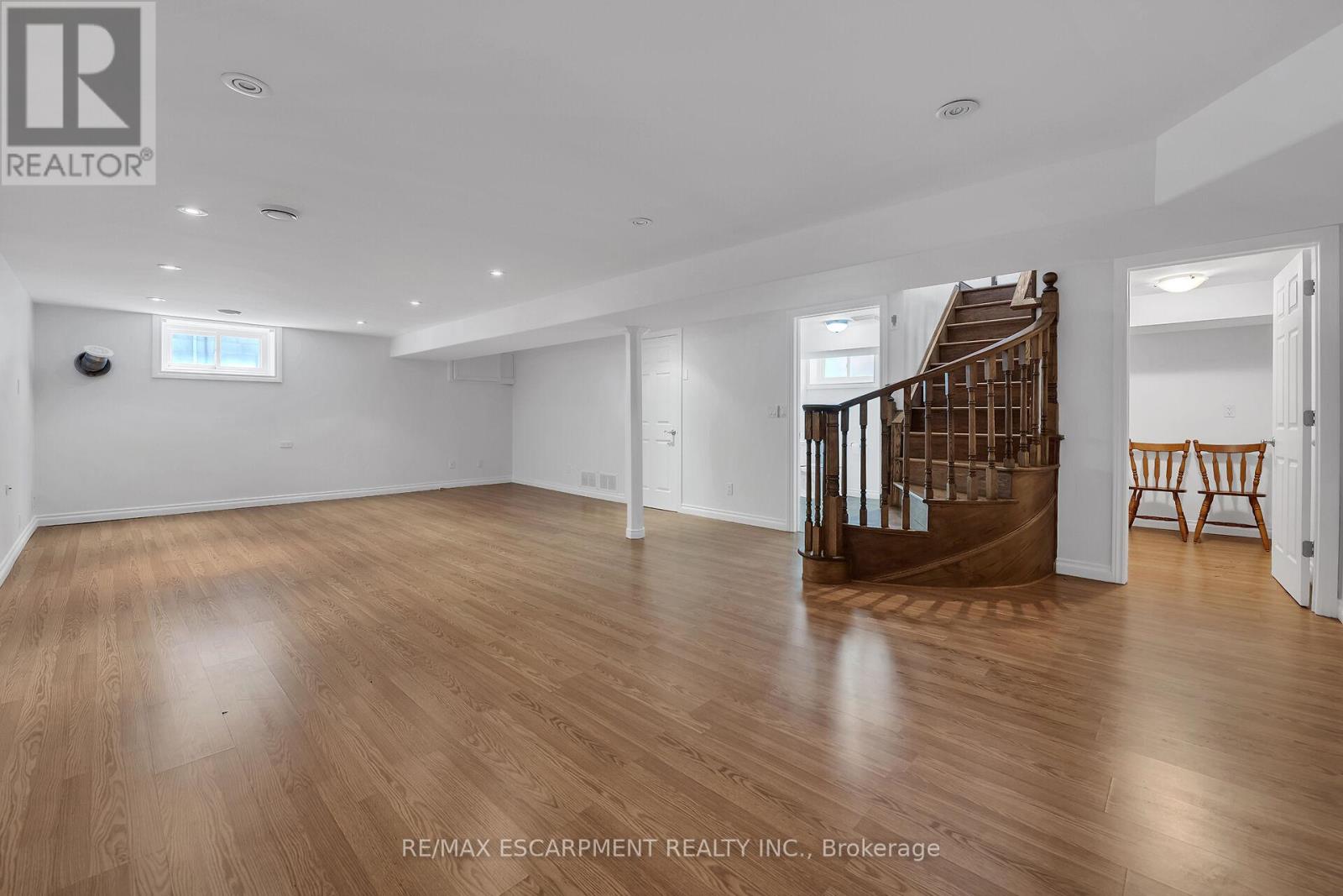 Photo 19 of 617 Eighth Road E, Hamilton ON