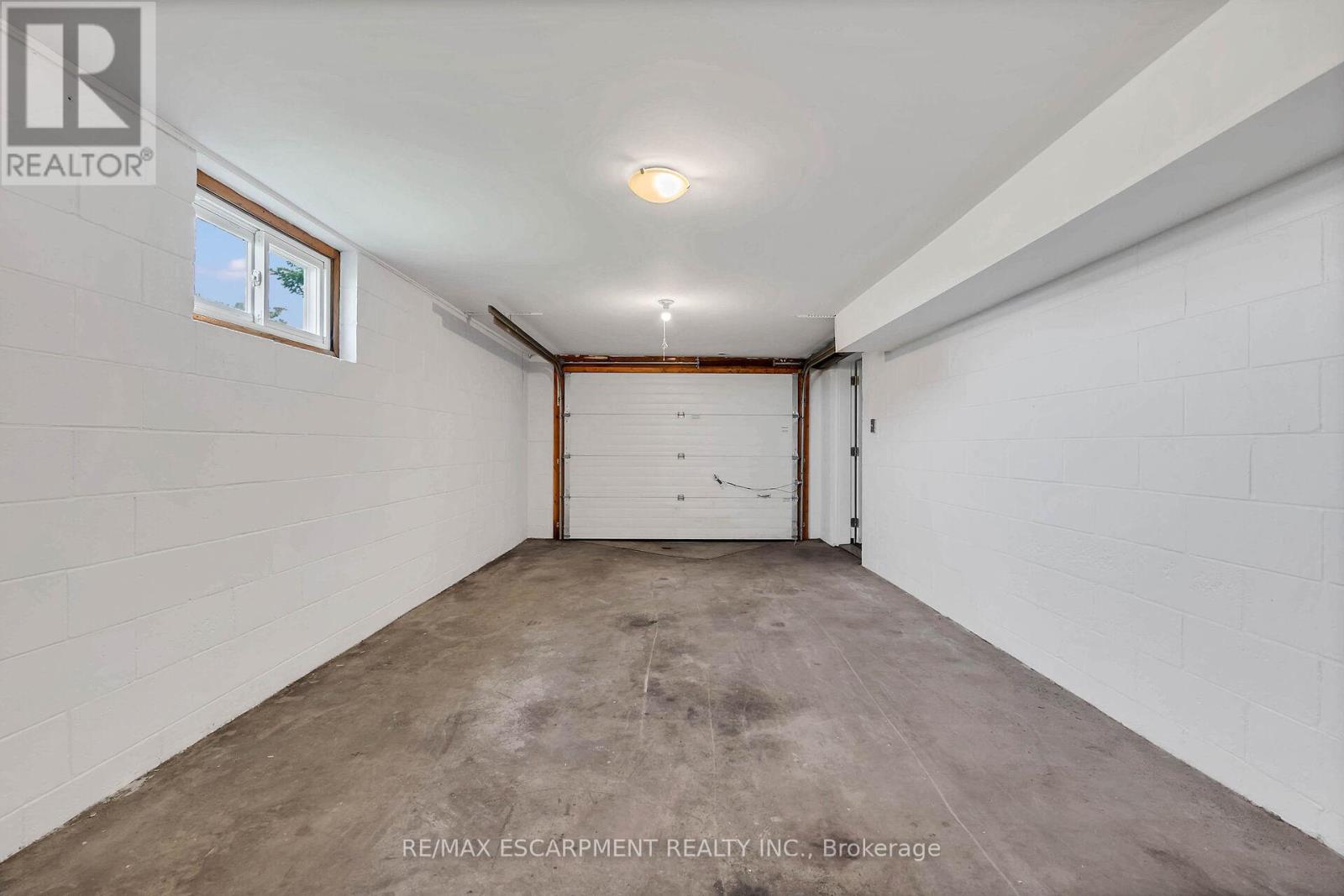 Photo 23 of 617 Eighth Road E, Hamilton ON