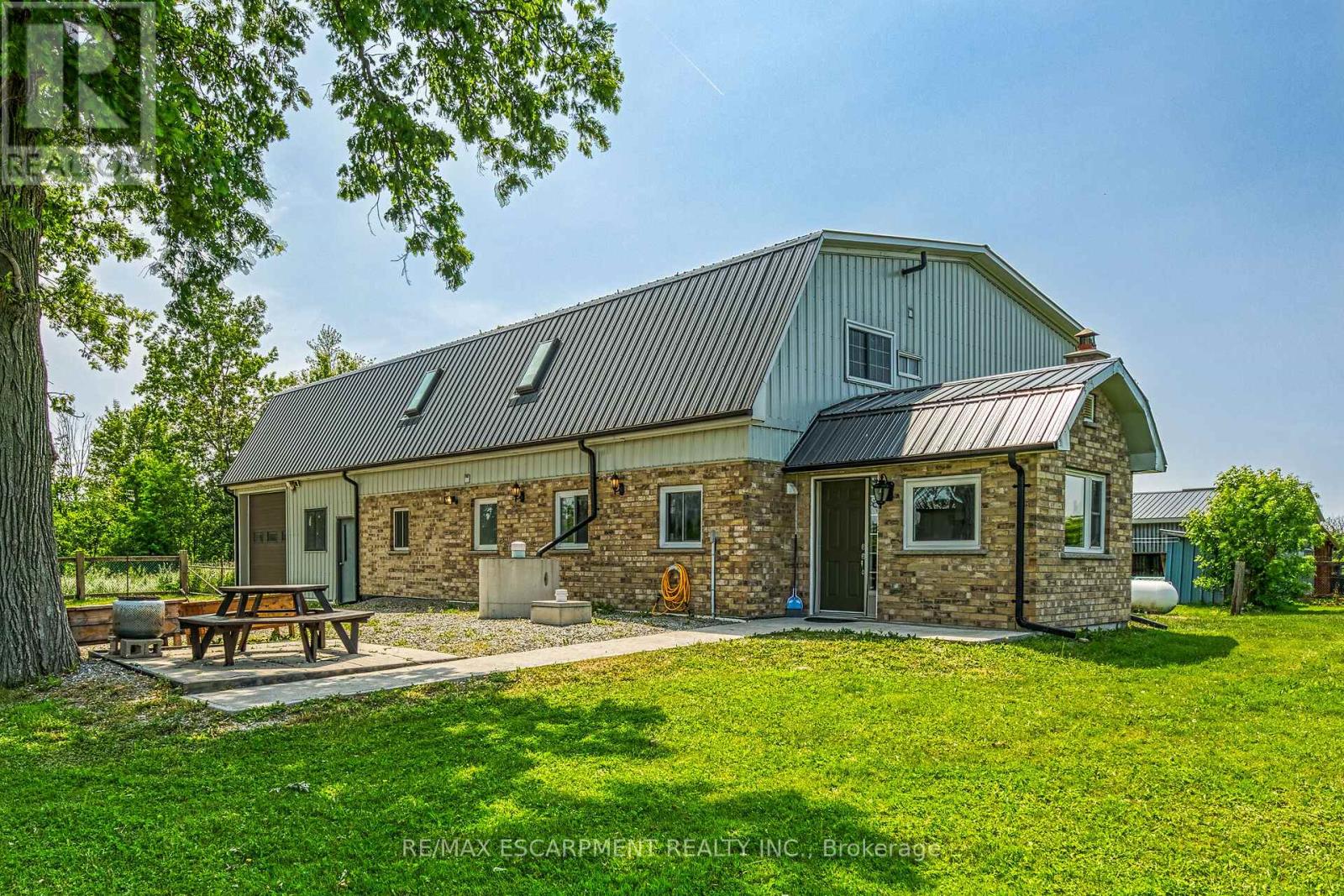 Photo 25 of 617 Eighth Road E, Hamilton ON