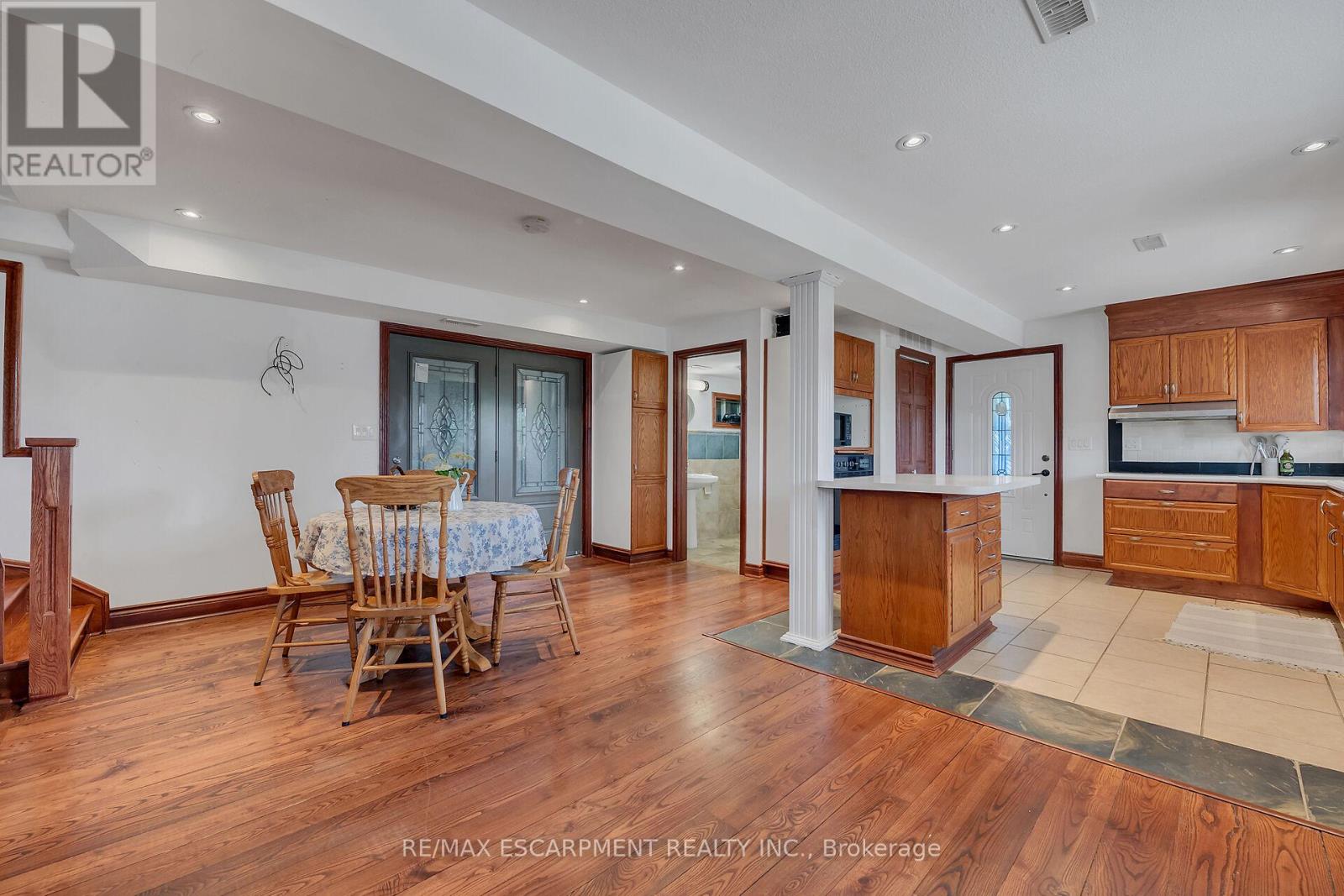 Photo 29 of 617 Eighth Road E, Hamilton ON