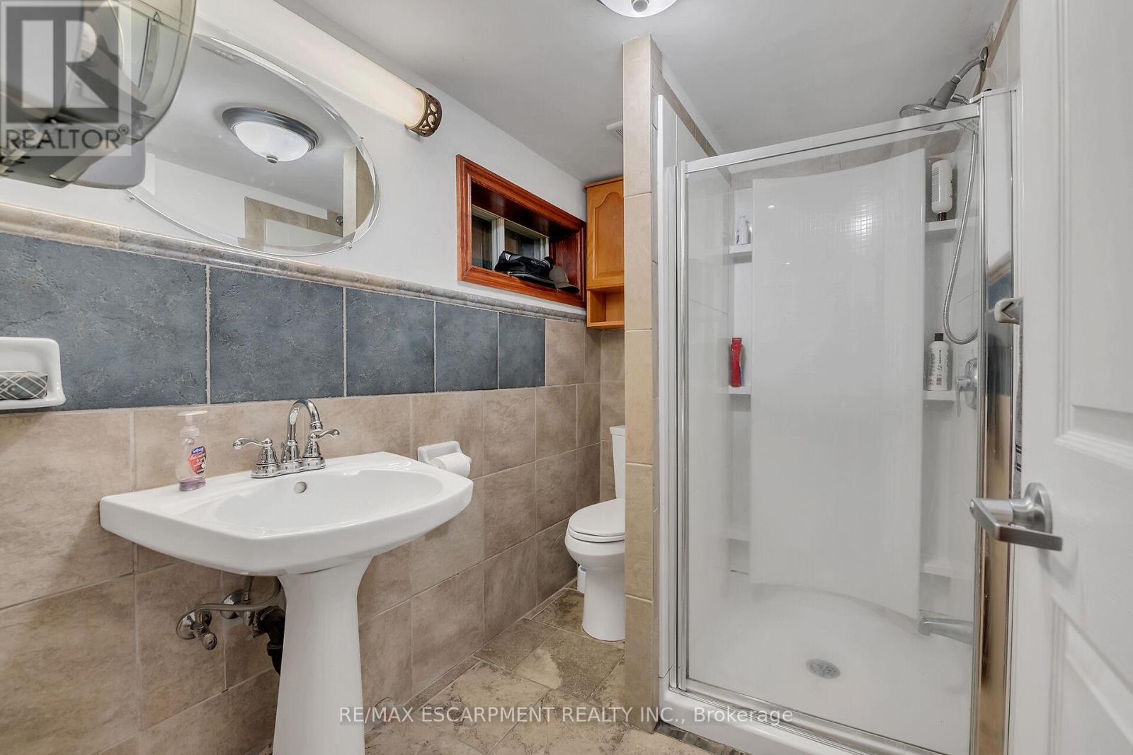 Photo 31 of 617 Eighth Road E, Hamilton ON