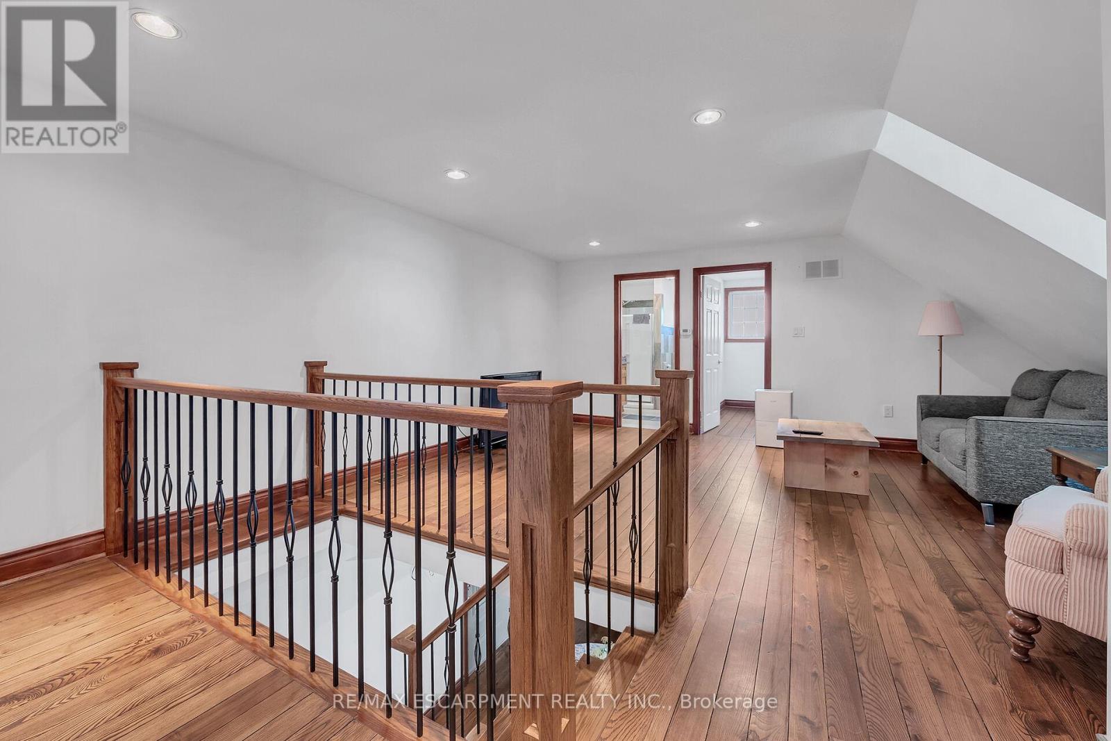 Photo 34 of 617 Eighth Road E, Hamilton ON
