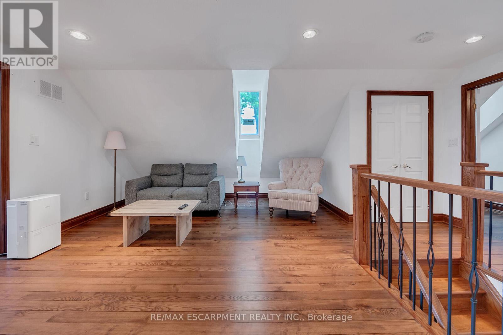 Photo 36 of 617 Eighth Road E, Hamilton ON