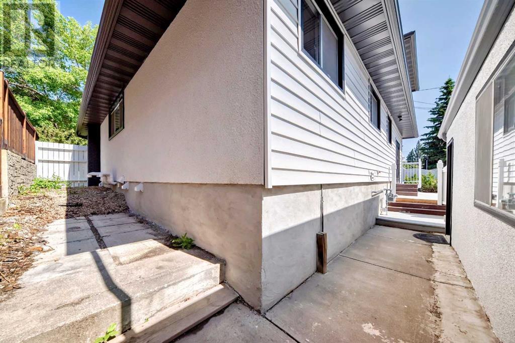 Single Family House for Sale in  Brooklyn Crescent NW Brentwood Calgary 