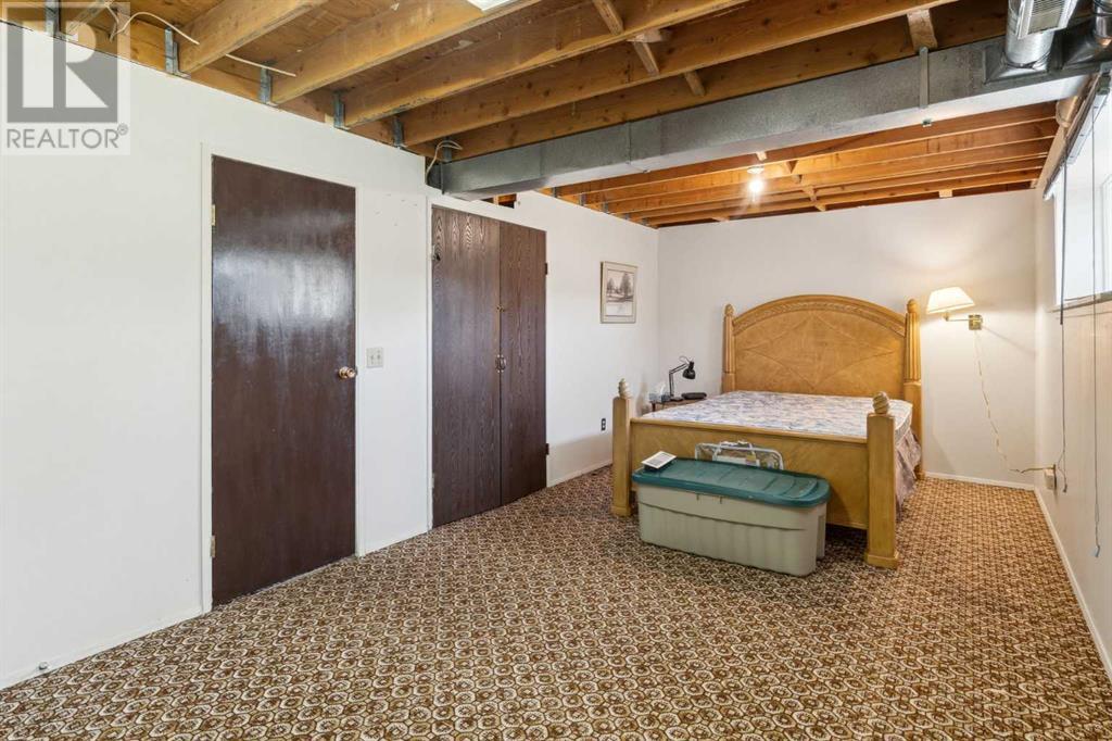 Single Family House Bi-level for Sale in  Doverville Way SE Dover Calgary 